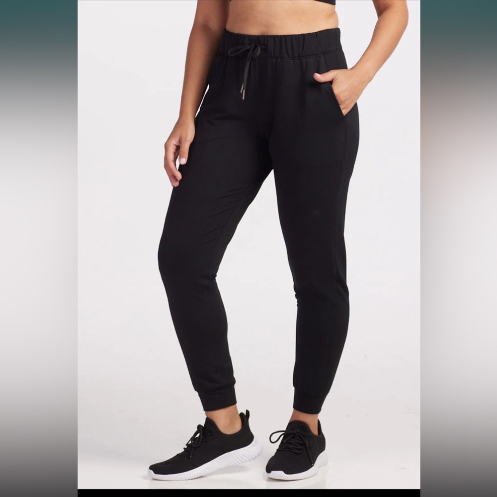 EUC Woolx Lola Jogger Black L